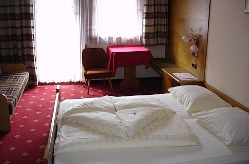 Hotel Edelweiss レンゲンフェルト 部屋 写真